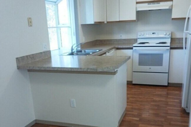 Building Photo - Noble Court Estates