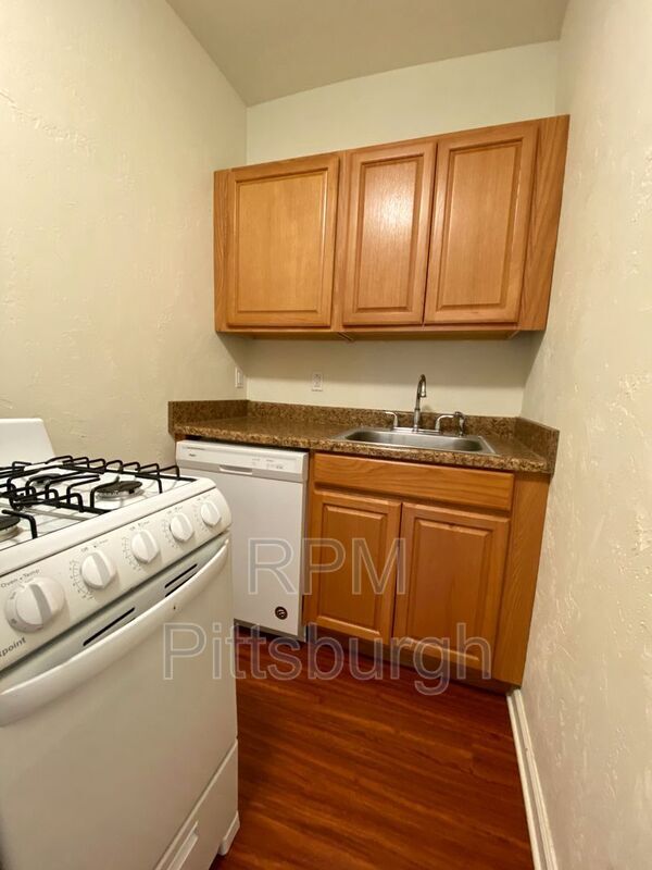 Building Photo - 3213 Dawson St