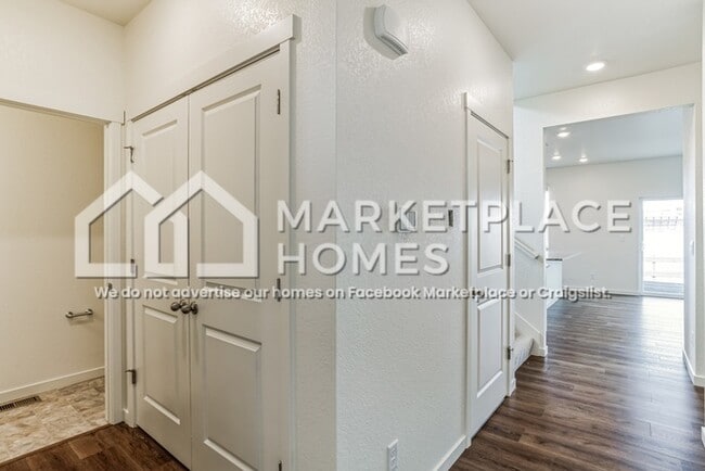 Building Photo - 127 N 66th Ave