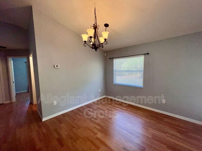Building Photo - 1421 Teal Ct