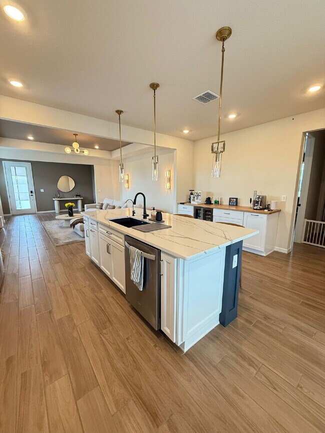 Foto del edificio - "Spacious 3-Bedroom Home in St. Cloud with...