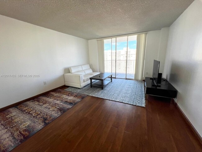 Foto del edificio - 2801 NE 183rd St