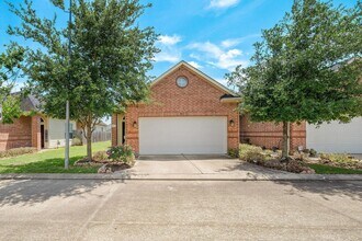 Building Photo - 912 Sweet Pine Dr