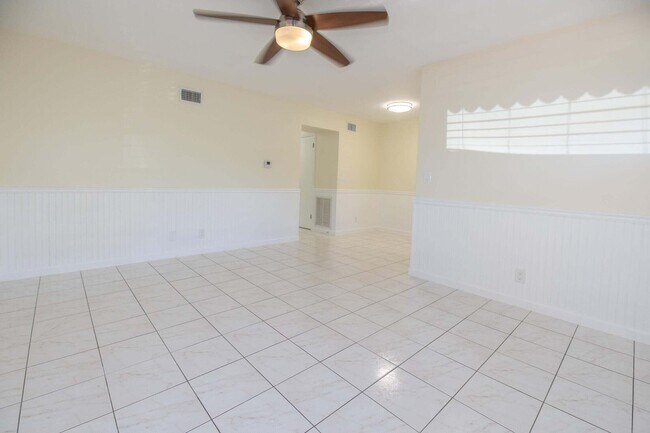 Building Photo - 417 N K St