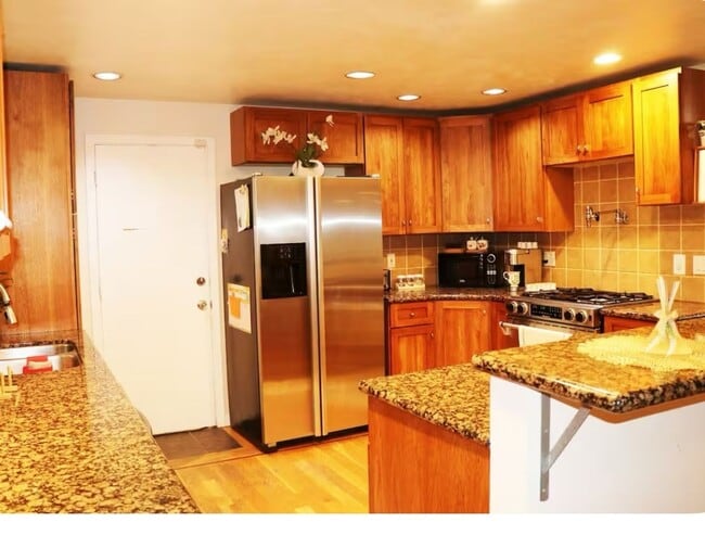 Foto del edificio - 8786 E Girard Ave