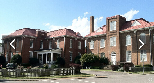 Building Photo - 133 Academy St