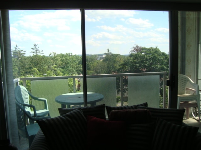 Balcony - 30 Woodland St