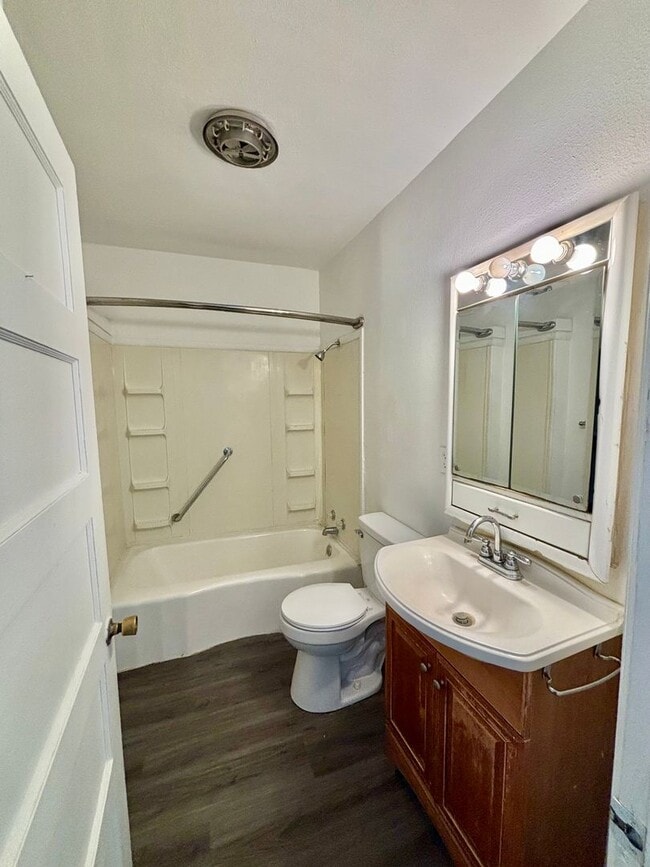 Building Photo - Coming Soon!! Charming 2bed/1bath!!