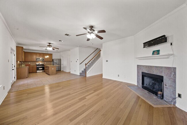 Building Photo - 4 Bedroom/2.5 Bath Peak At Promontory Subd...