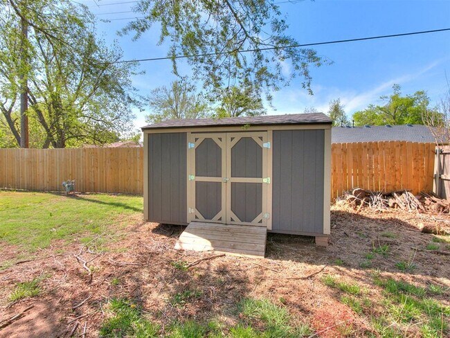 Foto del edificio - 1626 W Boyd St