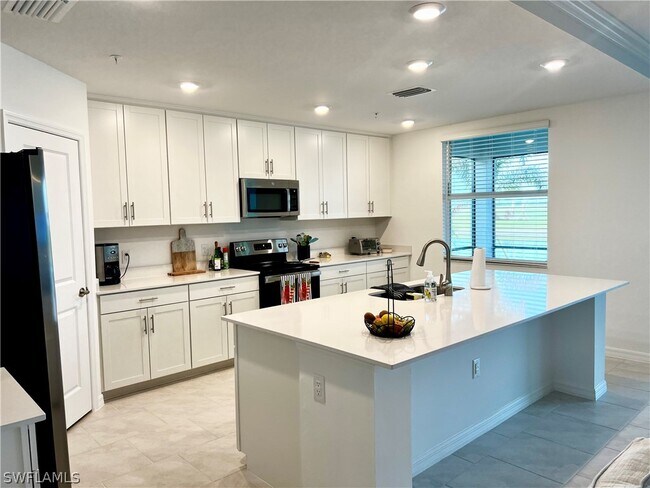 Building Photo - 6040 Ellerston Way