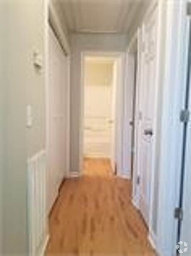 Building Photo - 3542 Albee Dr
