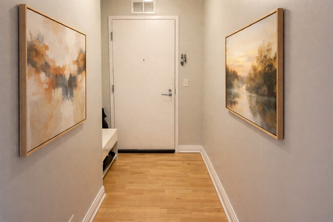 Foto del edificio - 565 W Quincy St