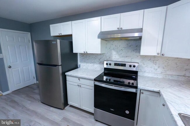 Building Photo - 741 E Norwegian St