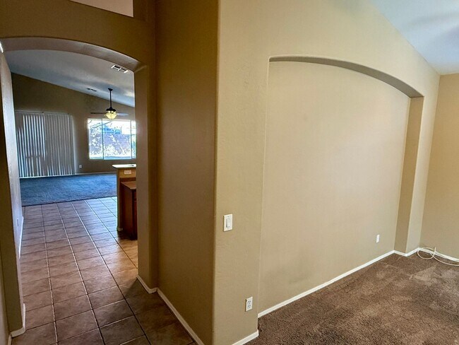 Foto del edificio - 4 Bedroom | 2 Bath - Single Story Home in Village at Queen Creek