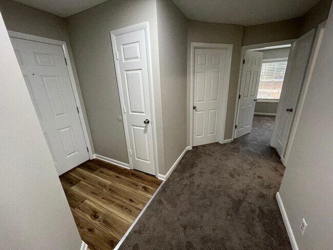 Foto del edificio - 6732 Willowbrook Dr
