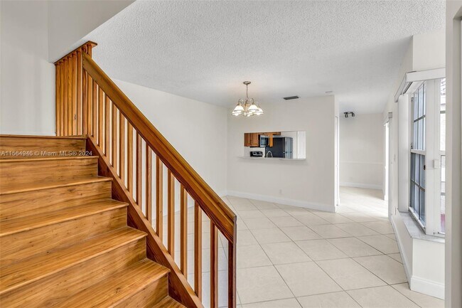 Foto del edificio - 11163 Chandler Dr