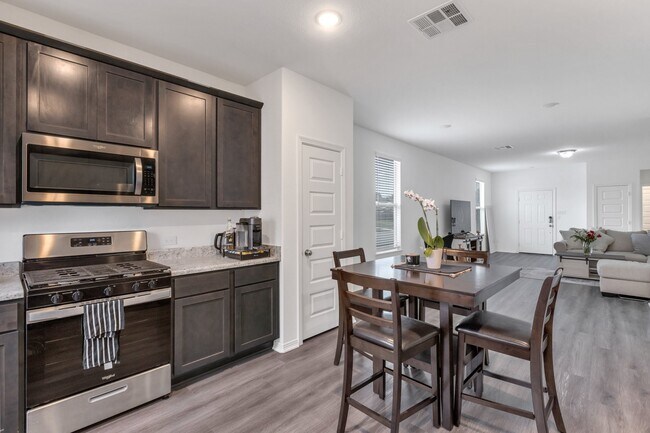 Foto del edificio - 16751 Rover Ln