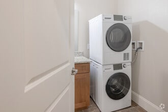 2BR, 1BA - 1,045SF - King Philip Lofts
