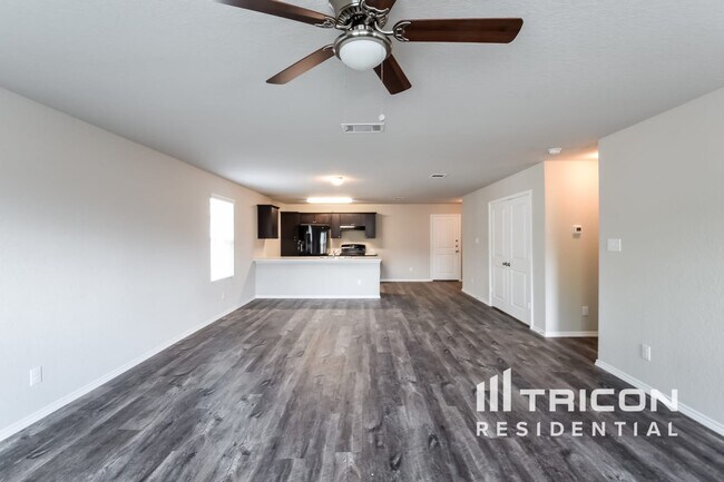 Foto del edificio - 9725 Marbach Brk