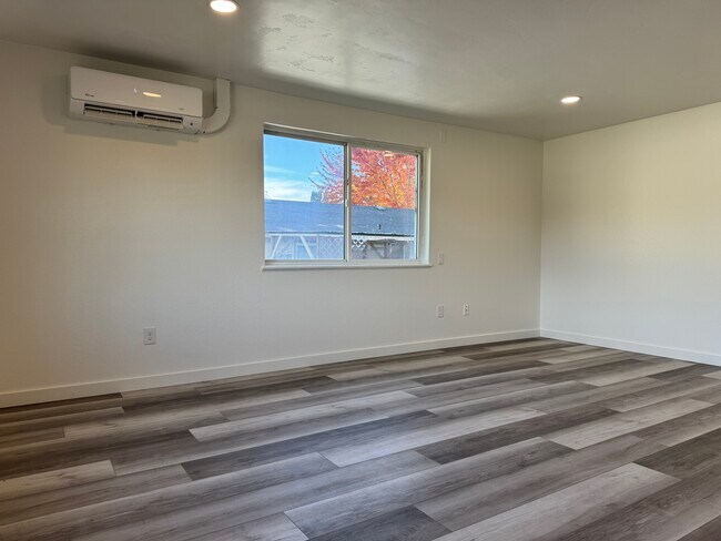 Foto del edificio - 903 Sunny Ln