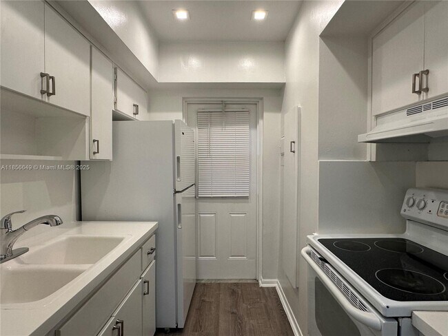 Foto del edificio - 2822 Van Buren St