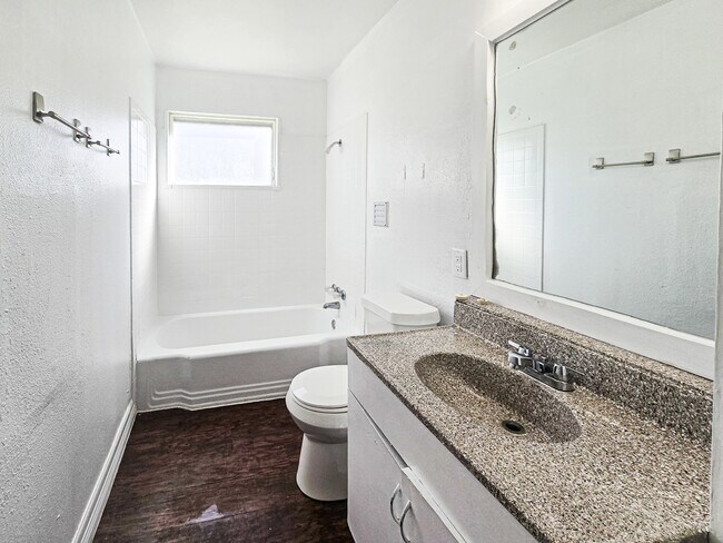 Foto del edificio - 7313 Hummingbird Ln