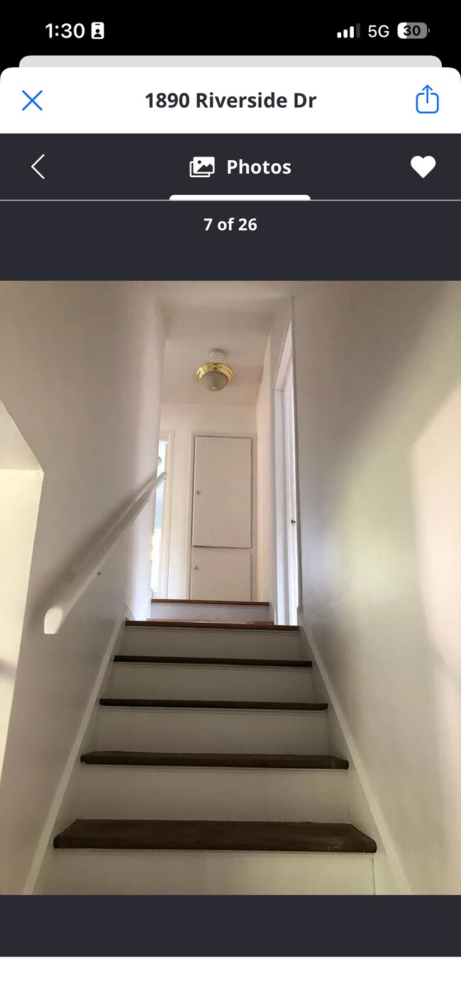 Foto del edificio - 1890 Riverside Dr