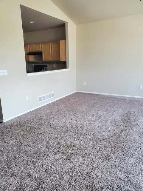 Building Photo - 700 Finch Dr