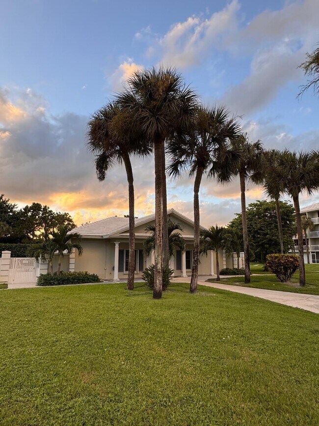 Foto del edificio - 3507 Village Blvd