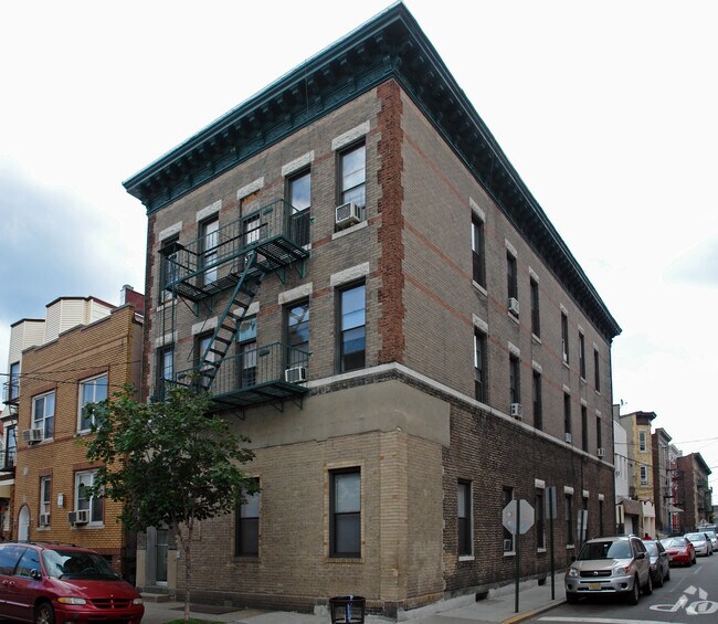 Building Photo - 900 Bergenline Ave