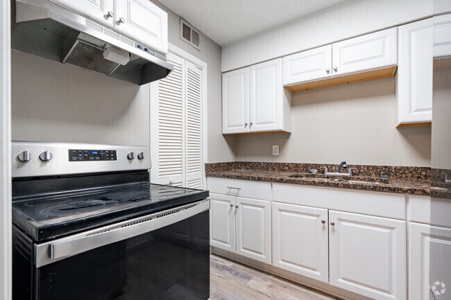 Interior Photo - Flats of Greentree