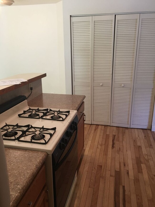 Building Photo - North Old Town Beauty – Updated Interiors ...