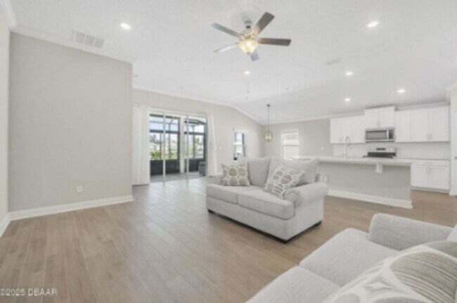 Foto del edificio - Stunning Waterfront 4 Bed Property in Sunn...