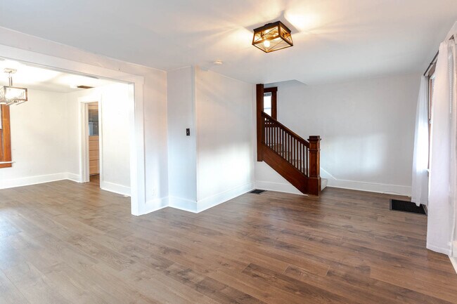 Foto del edificio - 425 E Howard St