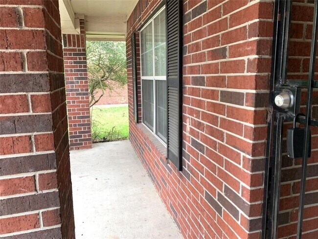 Foto del edificio - 9119 Melody Park Ln