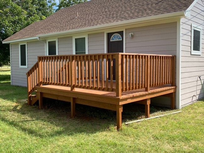 Building Photo - 6708 Six J Ct