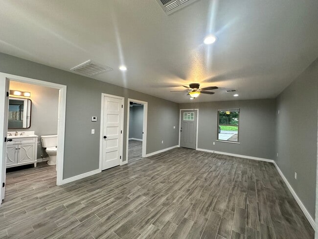 Building Photo - 2Bed 1 Bath New Construction-Muskogee OK
