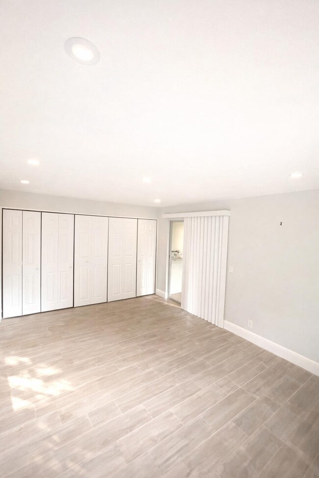 Building Photo - 299 Tuscany F