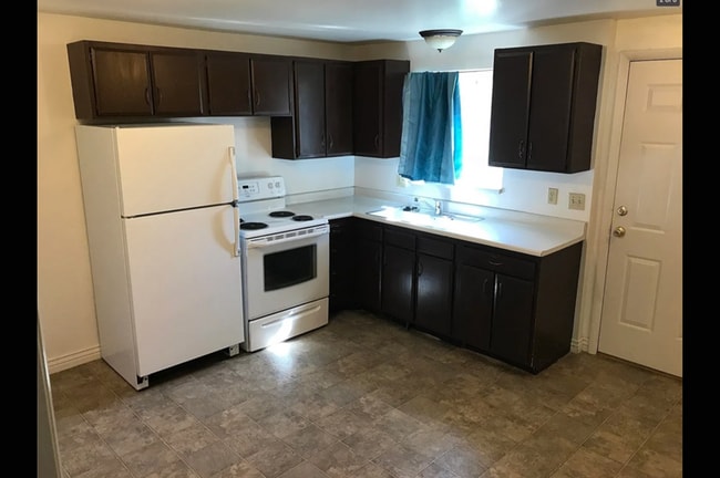 Building Photo - Binning Silver