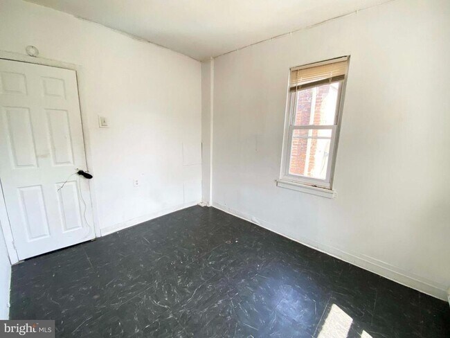Foto del edificio - 248 E Cambria St
