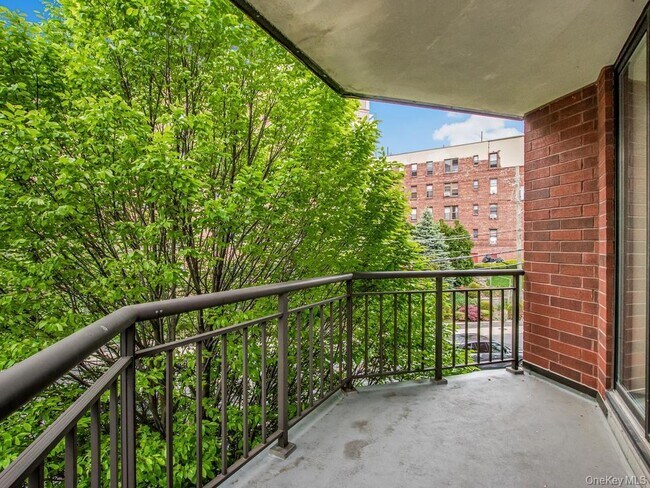 Foto del edificio - 50 E Hartsdale Ave