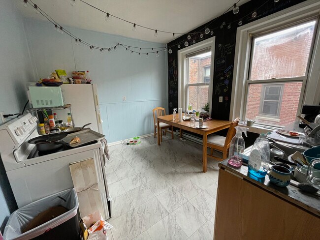 Building Photo - 881 Huntington Ave