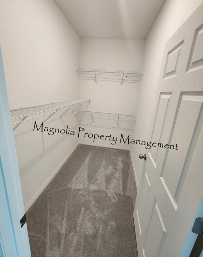 Building Photo - 4 Bedroom 2 Bathroom in Tarpon Bay-Haines City