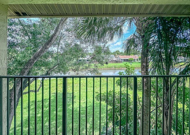Building Photo - 9999 Summerbreeze Dr