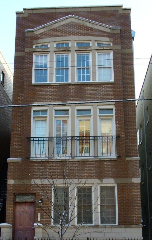 Foto principal - 1319 W Belmont Ave