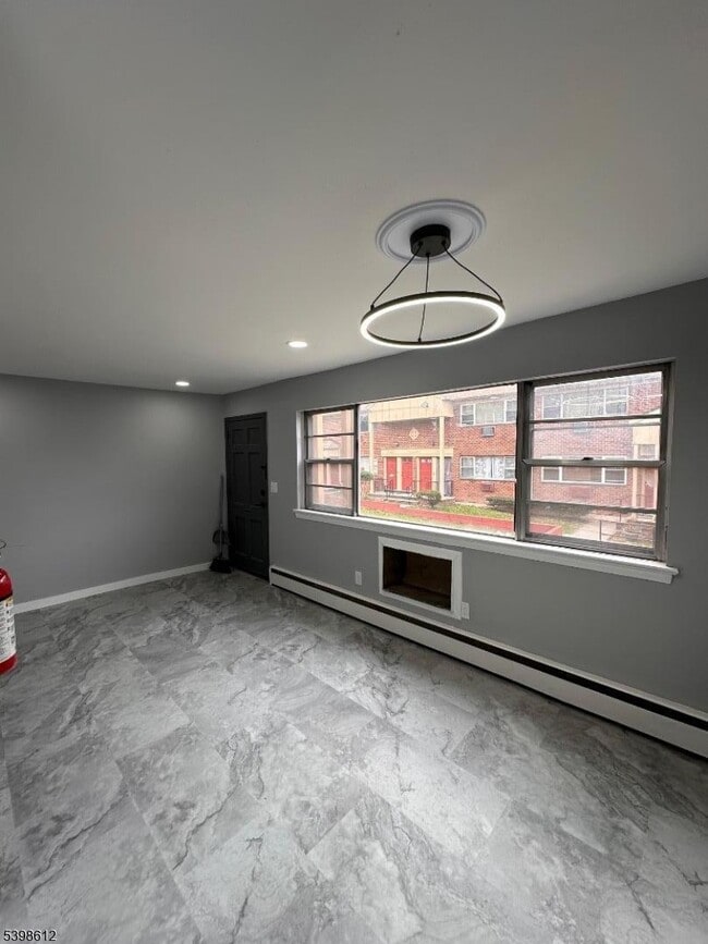 Building Photo - 916 Stuyvesant Ave.