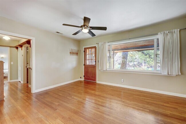 Building Photo - 2204 De Verne St
