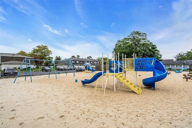 Foto del edificio - 283 Storm Dr