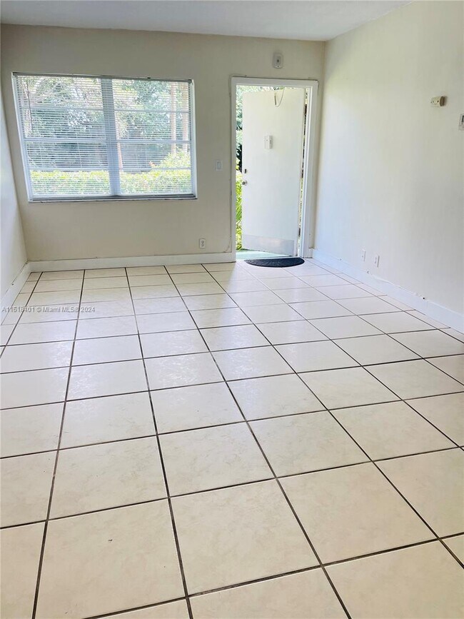 Building Photo - 1420 Atlantic Shores Blvd